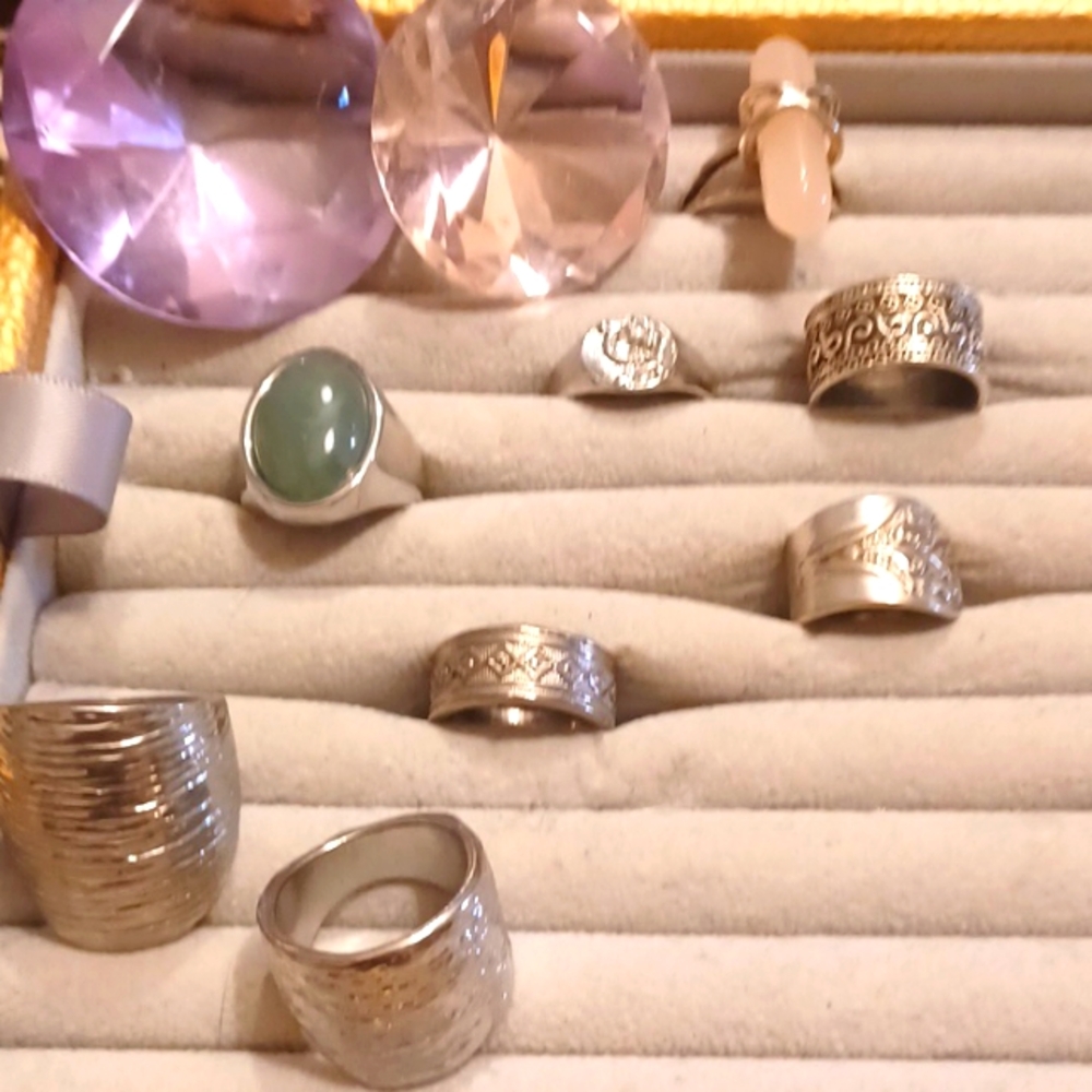 Lot of nine rings